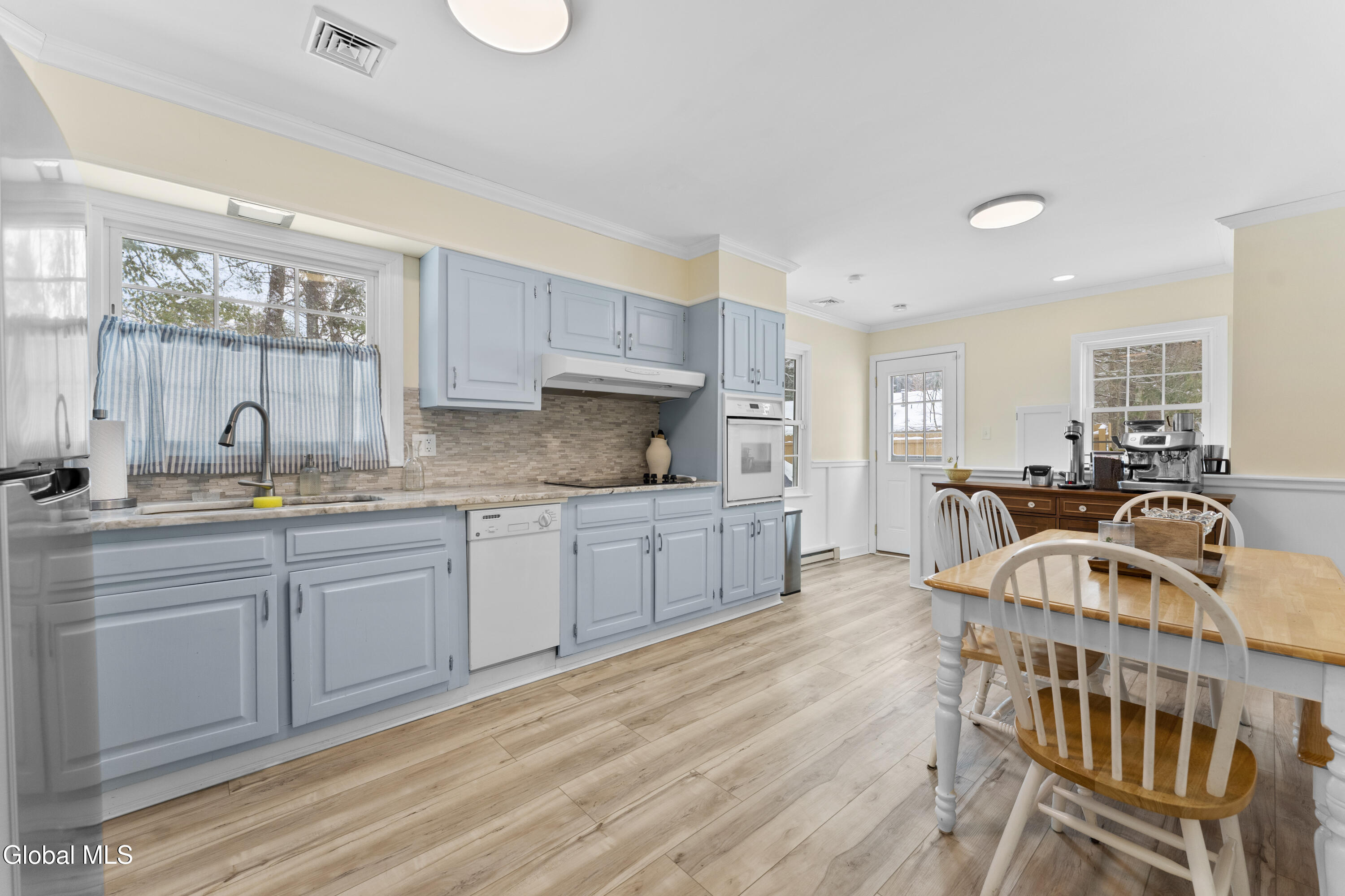 8 Higgins Road Lake George, NY 12845 - Photo 9 of 30 DOD09945