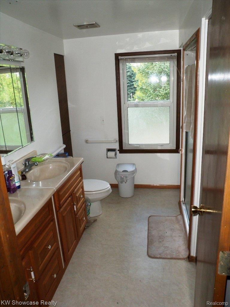 3600 Five Mile Road South Lyon, MI 48178 - Photo 7 of 13 Darren 7-1[10 002