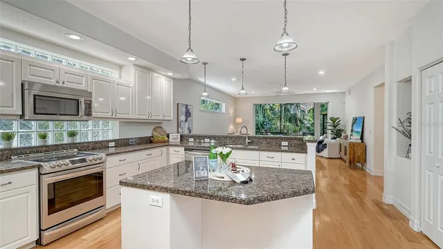 $1,875,000 | 1934 Datura Street, Sarasota, FL 34239