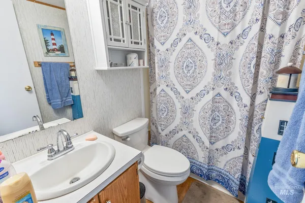 $99,900 | 1401 North Midland Boulevard, Unit 9, Nampa, ID 83651