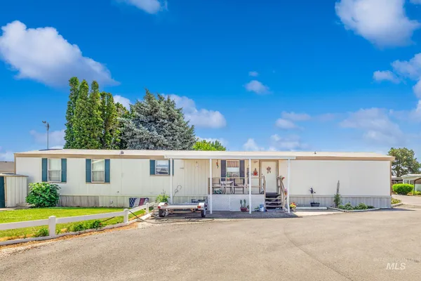 $99,900 | 1401 North Midland Boulevard, Unit 9, Nampa, ID 83651