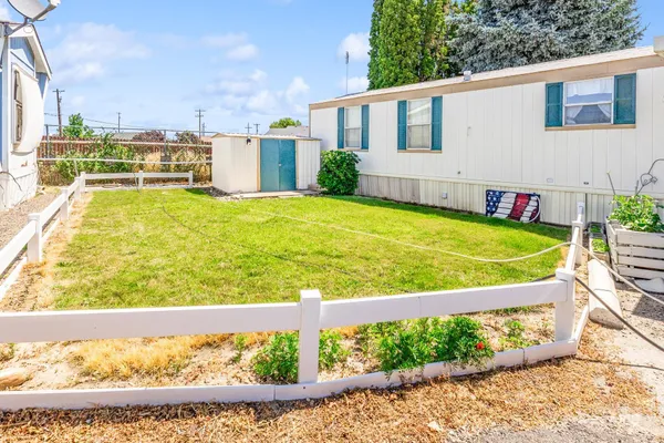 $99,900 | 1401 North Midland Boulevard, Unit 9, Nampa, ID 83651