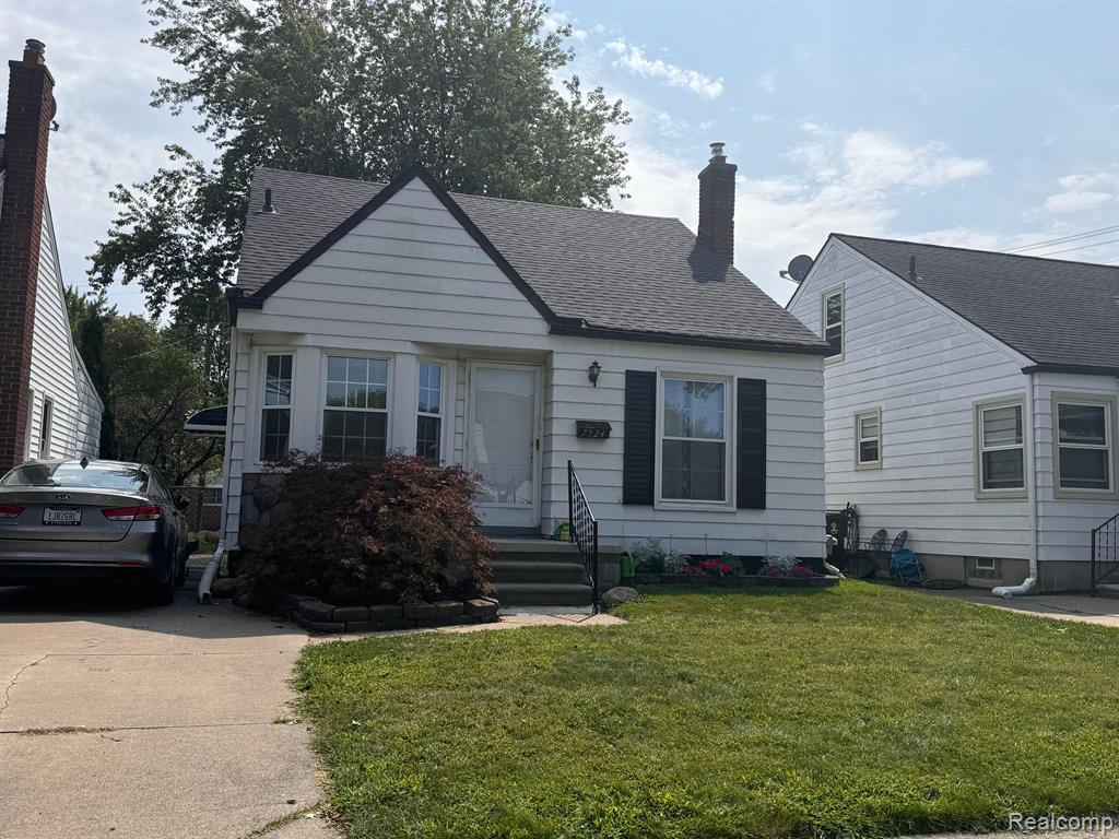 7524 Sterling Street Center Line, MI 48015 - Photo 2 of 7