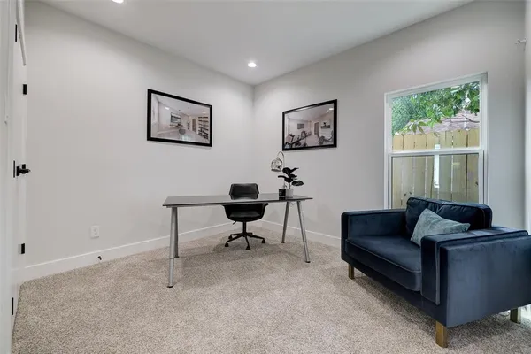 $2,400 | 846 Elkhart Street, Unit E, Houston, TX 77091