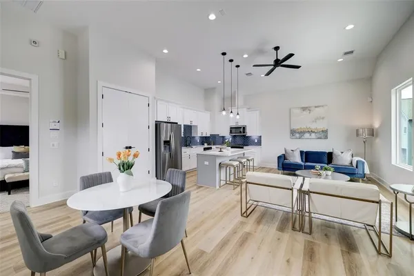 $2,400 | 846 Elkhart Street, Unit E, Houston, TX 77091