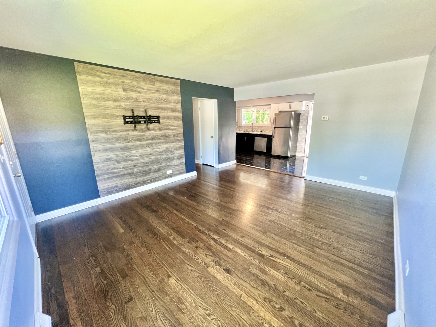 128 East Normandy Drive Addison, IL 60101 - Photo 5 of 17