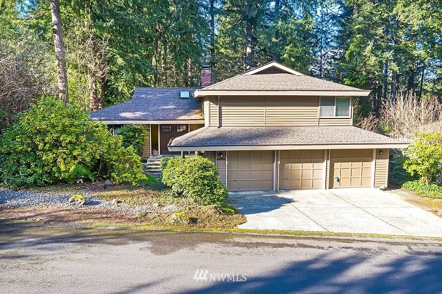 9050 Ridgeview Circle West University Place, WA 98466 - Photo 1 of 31 Gallery Image 1