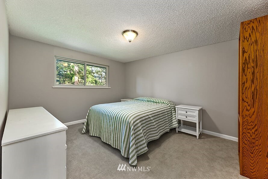 9050 Ridgeview Circle West University Place, WA 98466 - Photo 12 of 31 Gallery Image 12