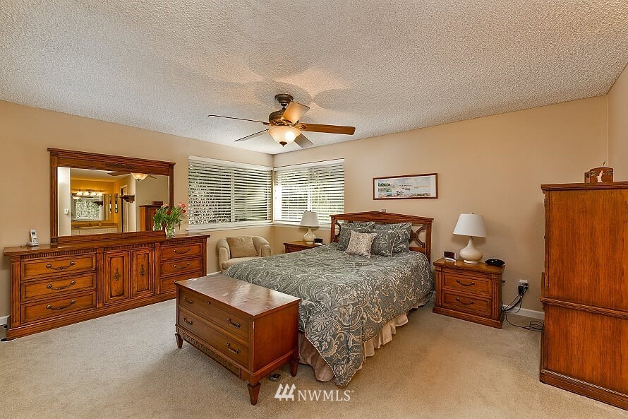 9050 Ridgeview Circle West University Place, WA 98466 - Photo 19 of 31 Gallery Image 19