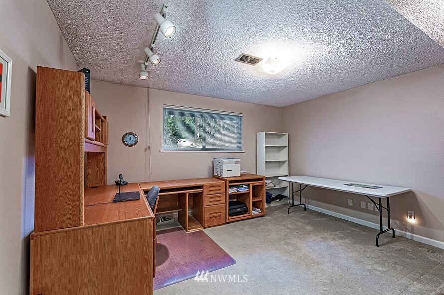 9050 Ridgeview Circle West University Place, WA 98466 - Photo 24 of 31 Gallery Image 24