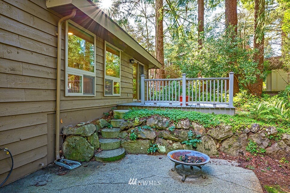 9050 Ridgeview Circle West University Place, WA 98466 - Photo 26 of 31 Gallery Image 26