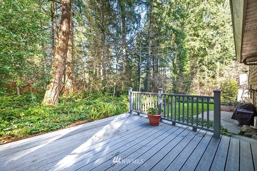 9050 Ridgeview Circle West University Place, WA 98466 - Photo 27 of 31 Gallery Image 27