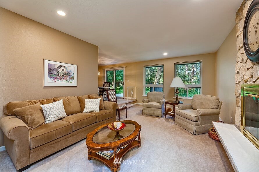 9050 Ridgeview Circle West University Place, WA 98466 - Photo 6 of 31 Gallery Image 6