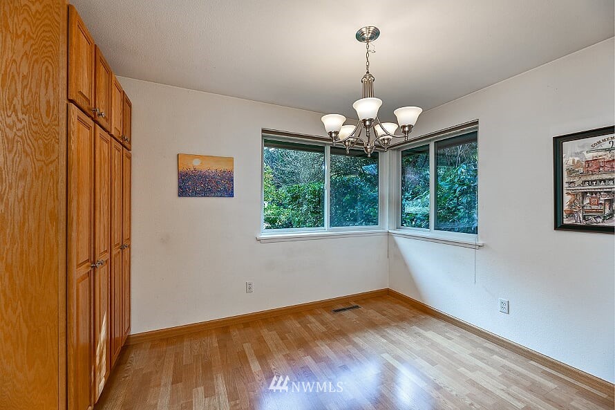 9050 Ridgeview Circle West University Place, WA 98466 - Photo 10 of 31 Gallery Image 10