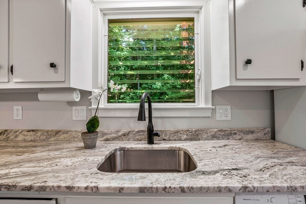 17 Ledgetree Road Medfield, MA 02052 - Photo 10 of 28 Gallery Image 10