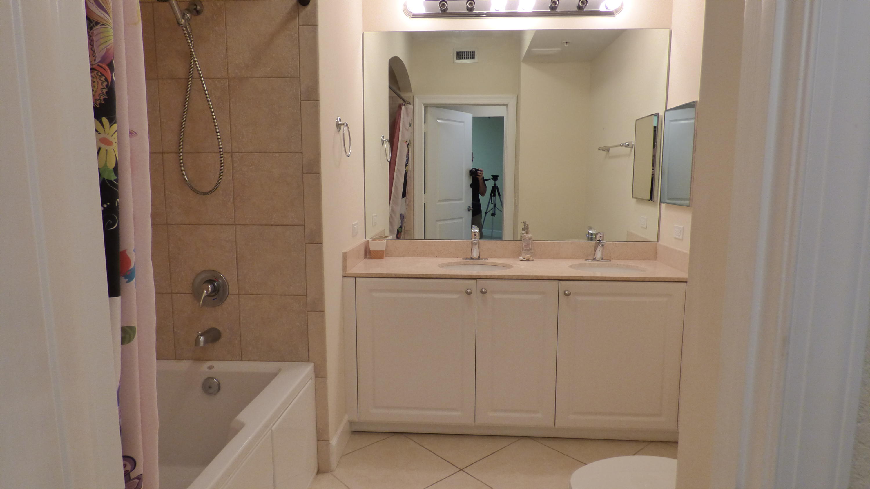 1660 Renaissance Commons Boulevard, Unit 2118 Boynton Beach, FL 33426 - Photo 11 of 19 Hall Bath
