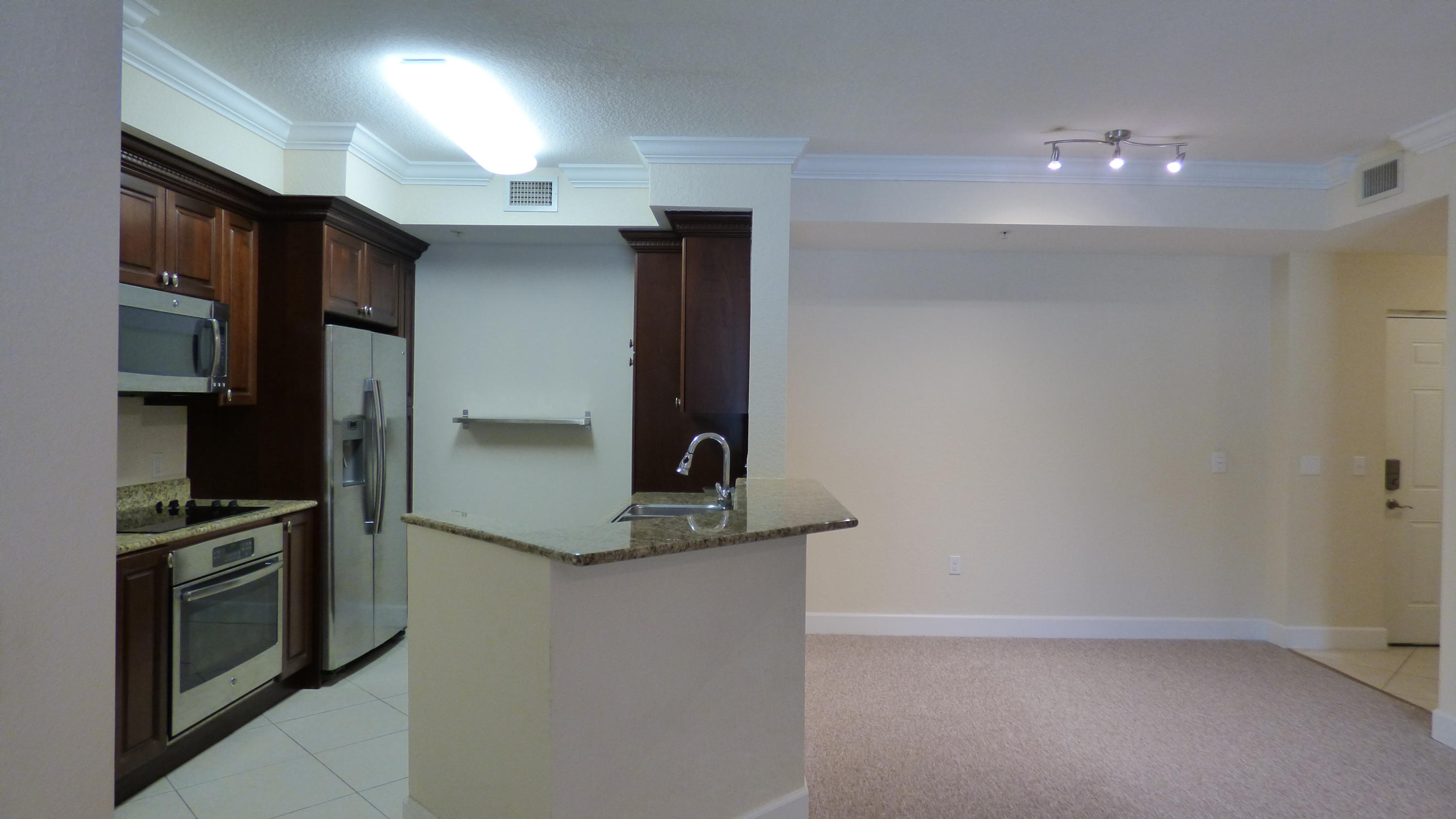 1660 Renaissance Commons Boulevard, Unit 2118 Boynton Beach, FL 33426 - Photo 4 of 19 P1020355