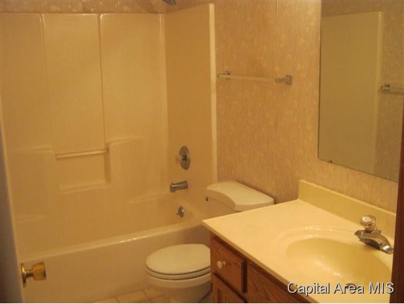 4300 Fort Donelson Drive Springfield, IL 62711 - Photo 12 of 16 Gallery Image 12
