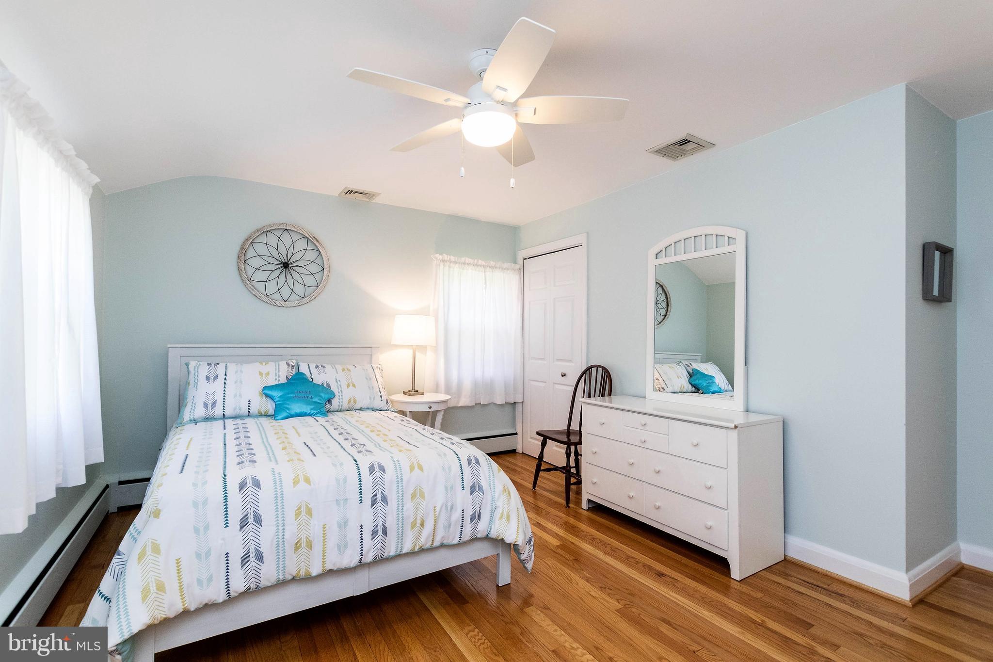 221 Ridgeway Road Catonsville, MD 21228 - Photo 28 of 60 Large second bedroom
