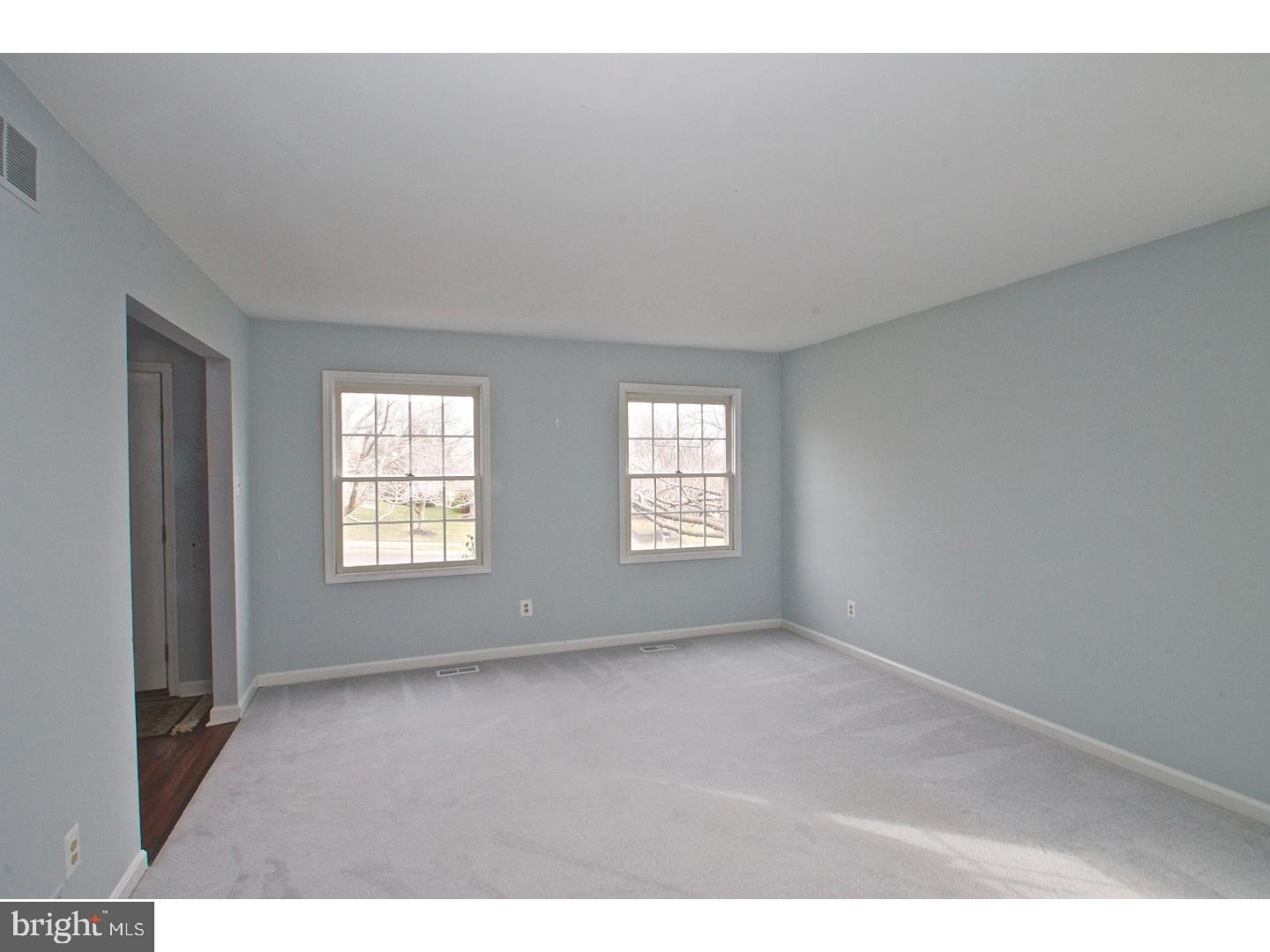 1329 Fountain Road Newtown, PA 18940 - Photo 3 of 25 Living Room