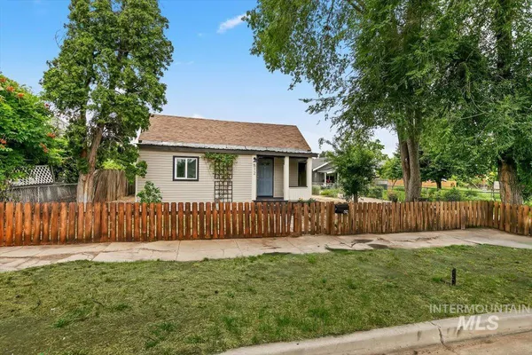 $344,900 | 512 15th Avenue North, Nampa, ID 83687