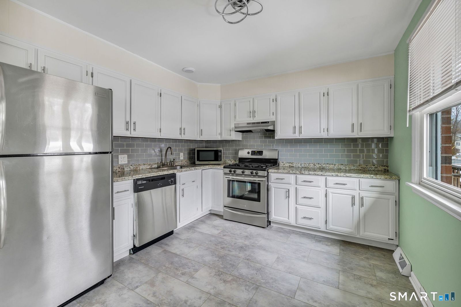 56 Carriage Path South, Unit 56 Milford, CT 06460 - Photo 5 of 21