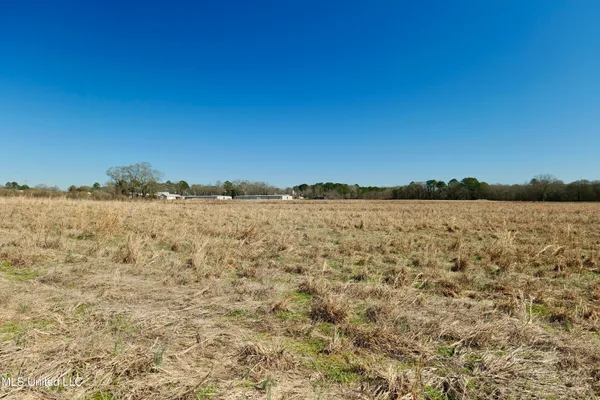 $300,000 | 2 East Main Street, Carthage, MS 39051