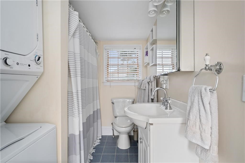 22 Stockholm Street, Unit 4 Newport, RI 02840 - Photo 27 of 35