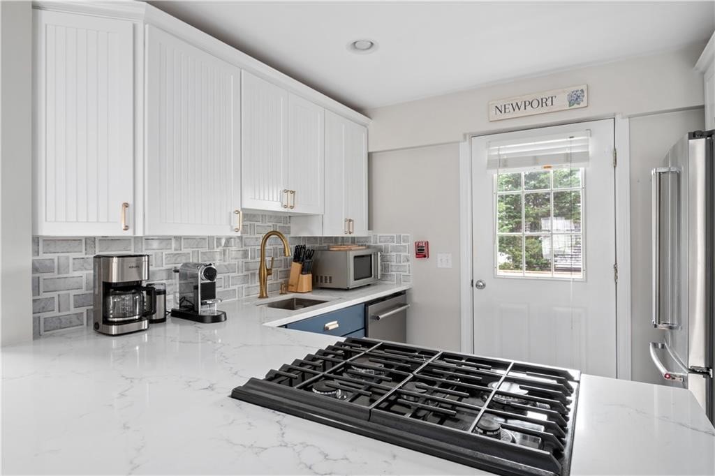 22 Stockholm Street, Unit 4 Newport, RI 02840 - Photo 9 of 35