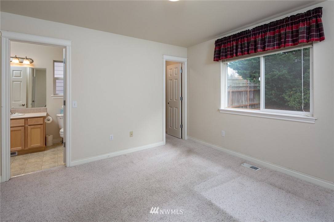3920 Ruston Way Bellingham, WA 98226 - Photo 15 of 25 Gallery Image 15