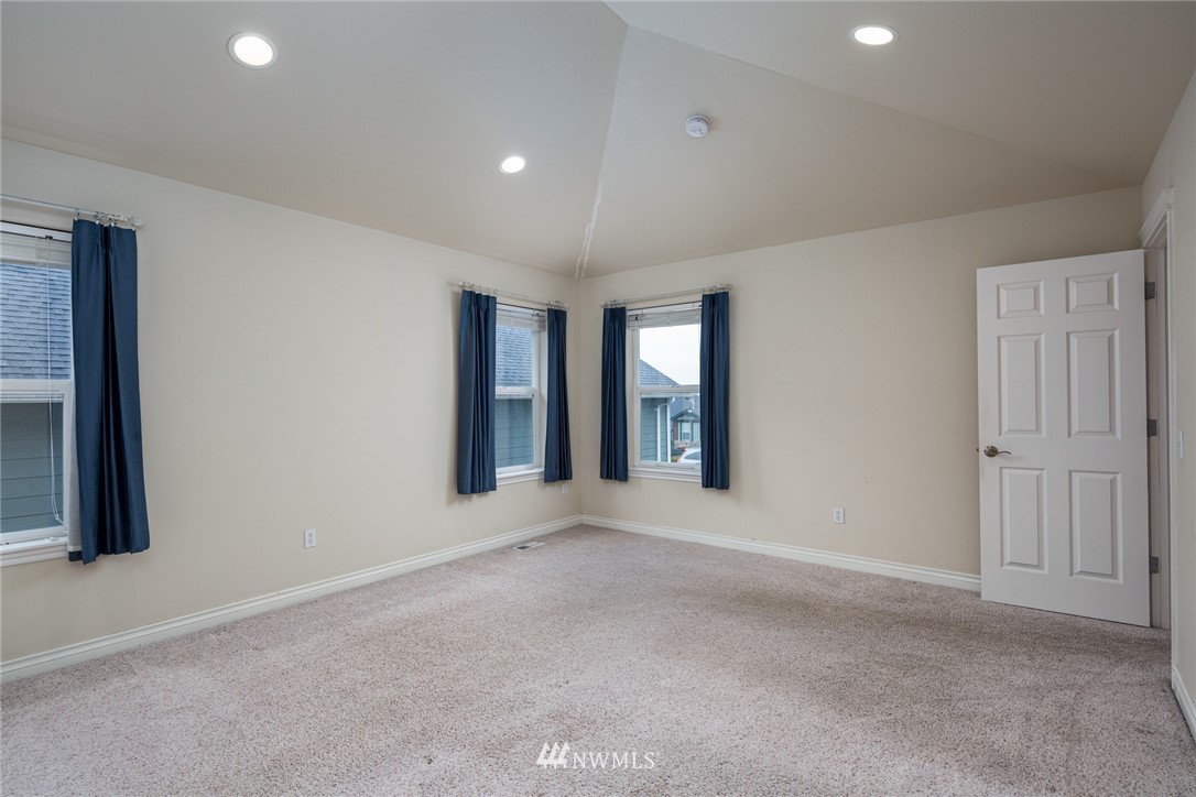 3920 Ruston Way Bellingham, WA 98226 - Photo 5 of 25 Gallery Image 5