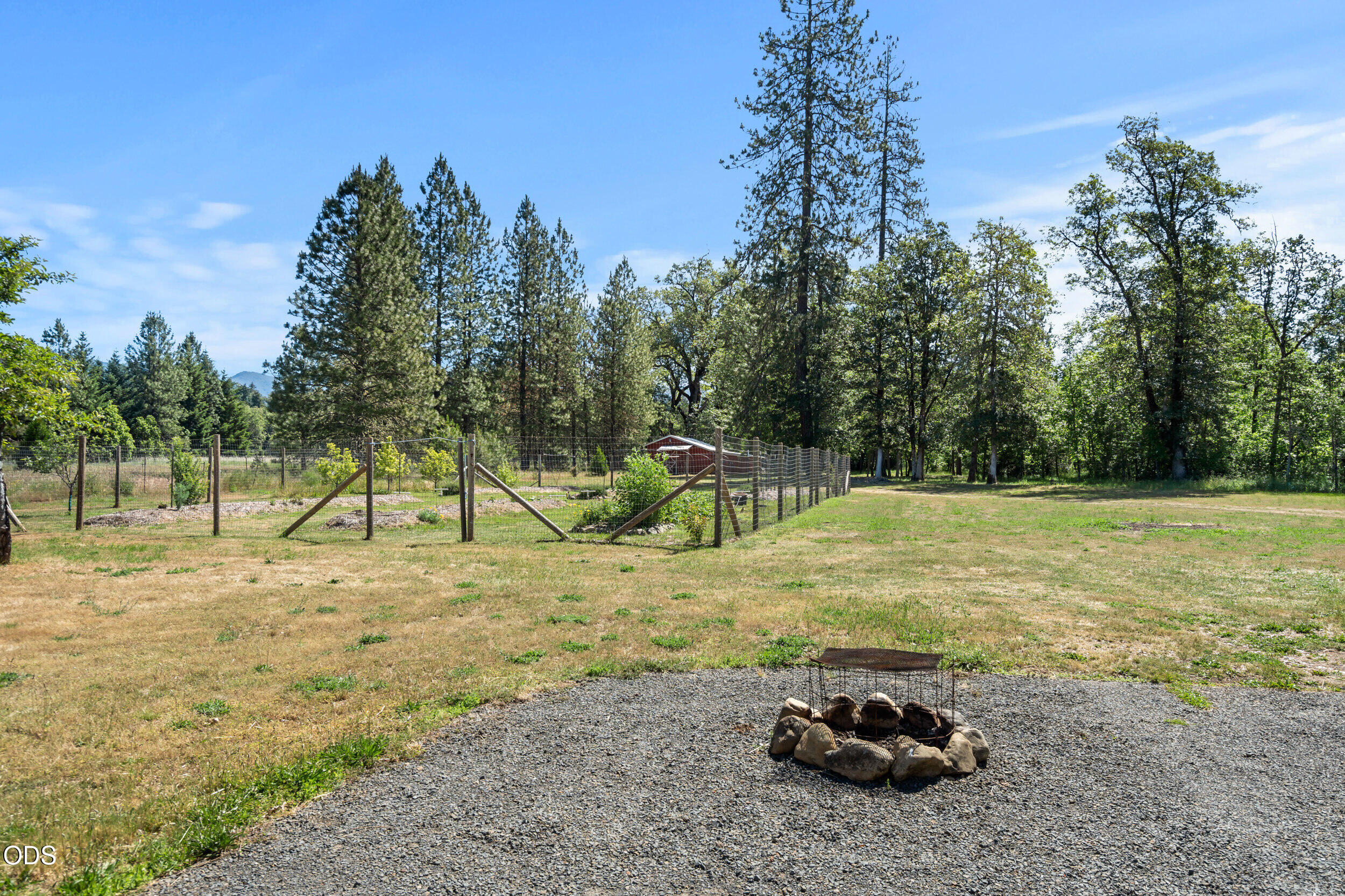 225 Hummingbird Road Cave Junction, OR 97523 - Photo 24 of 36 21_225 hummingbird rd-22