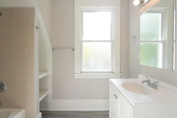 $3,299 | 1606 Concordia Avenue, St. Paul, MN 55104