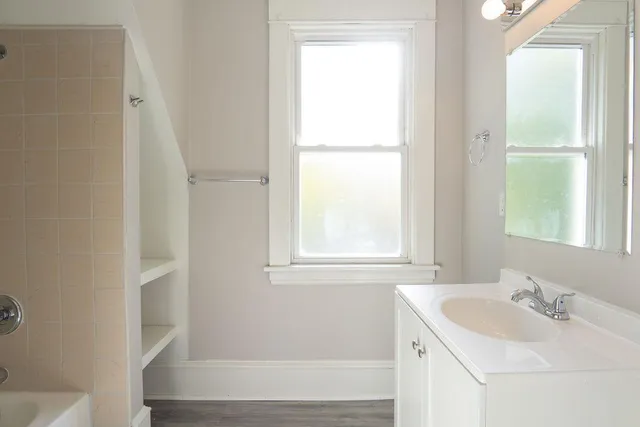 $3,299 | 1606 Concordia Avenue, St. Paul, MN 55104