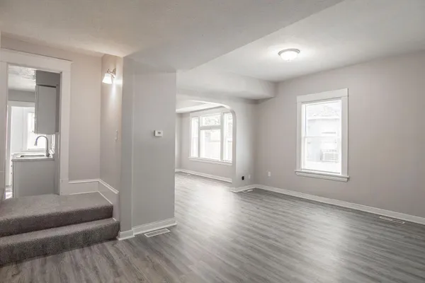 $3,299 | 1606 Concordia Avenue, St. Paul, MN 55104