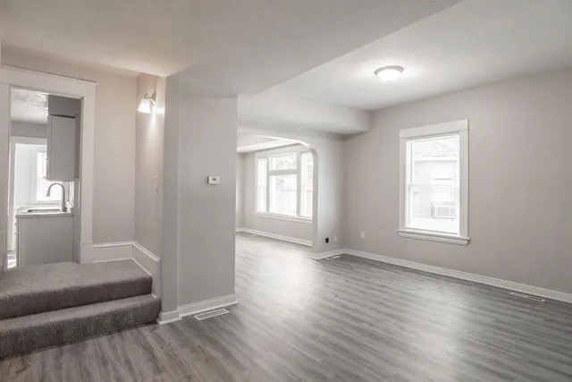 $3,299 | 1606 Concordia Avenue, St. Paul, MN 55104