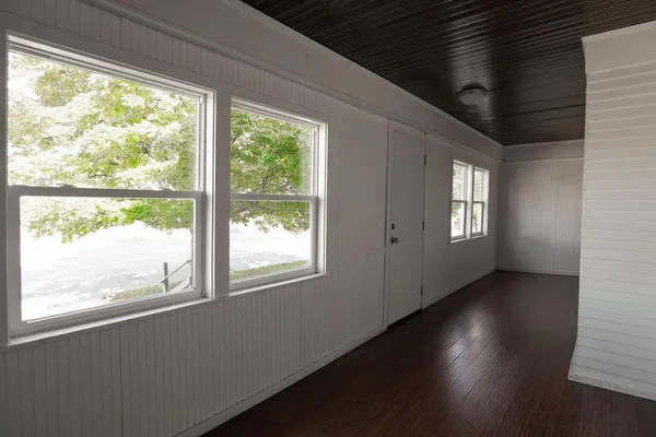 $3,299 | 1606 Concordia Avenue, St. Paul, MN 55104