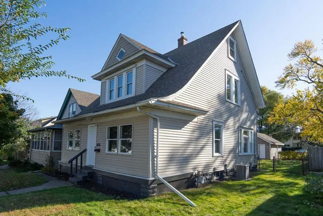 $3,299 | 1606 Concordia Avenue, St. Paul, MN 55104