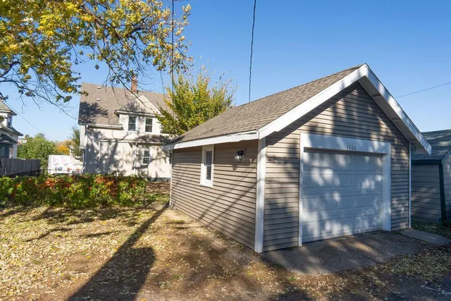 $3,299 | 1606 Concordia Avenue, St. Paul, MN 55104