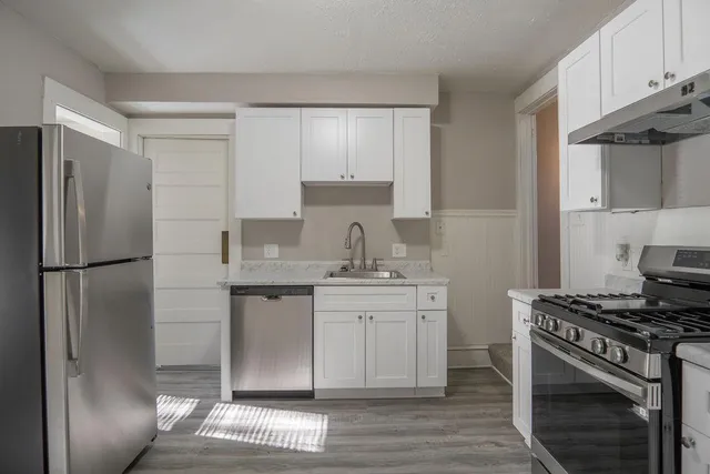 $3,299 | 1606 Concordia Avenue, St. Paul, MN 55104