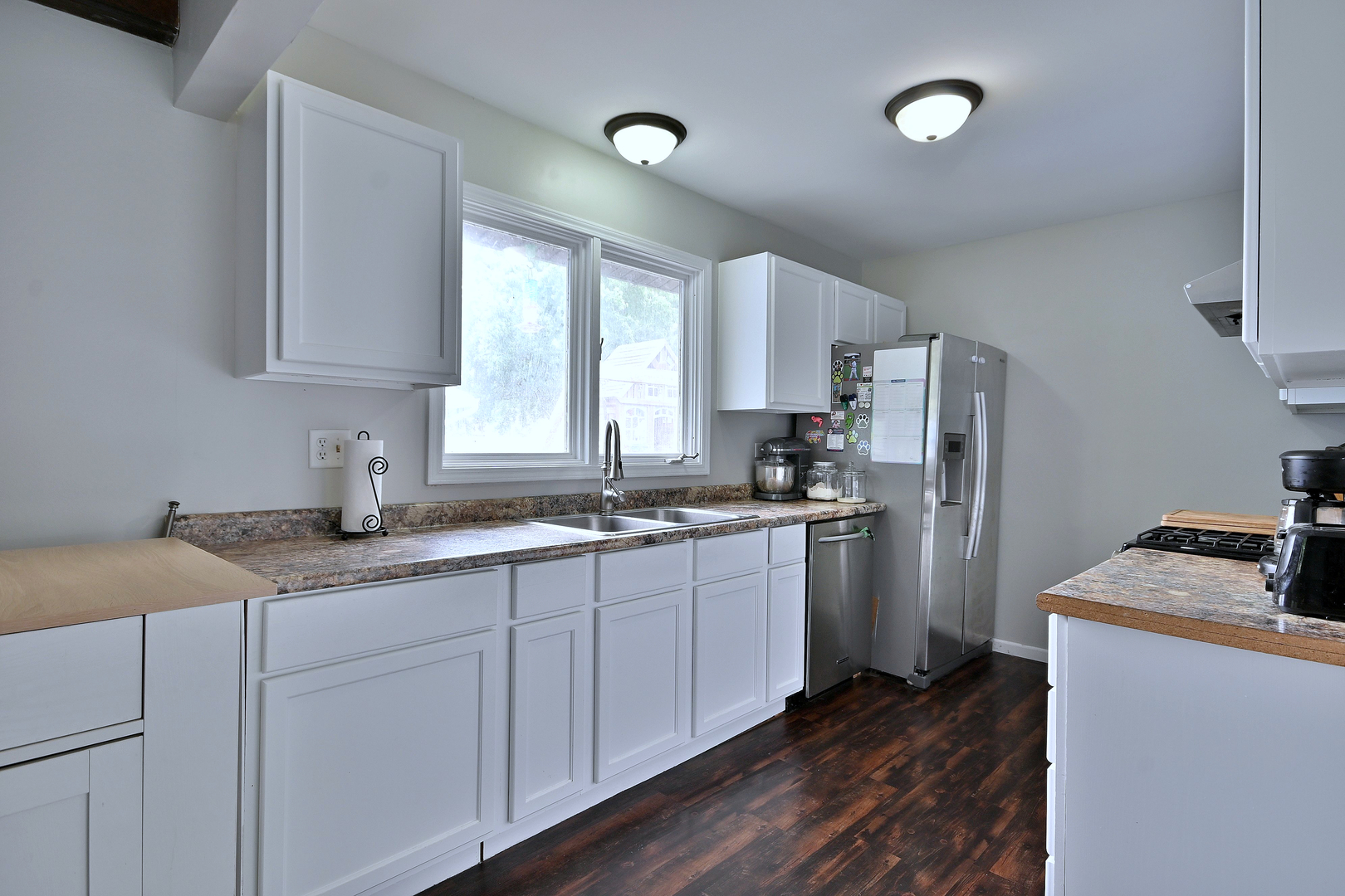 518 Emerson Circle Bolingbrook, IL 60440 - Photo 14 of 29 a kitchen with a sink stove and refrigerator