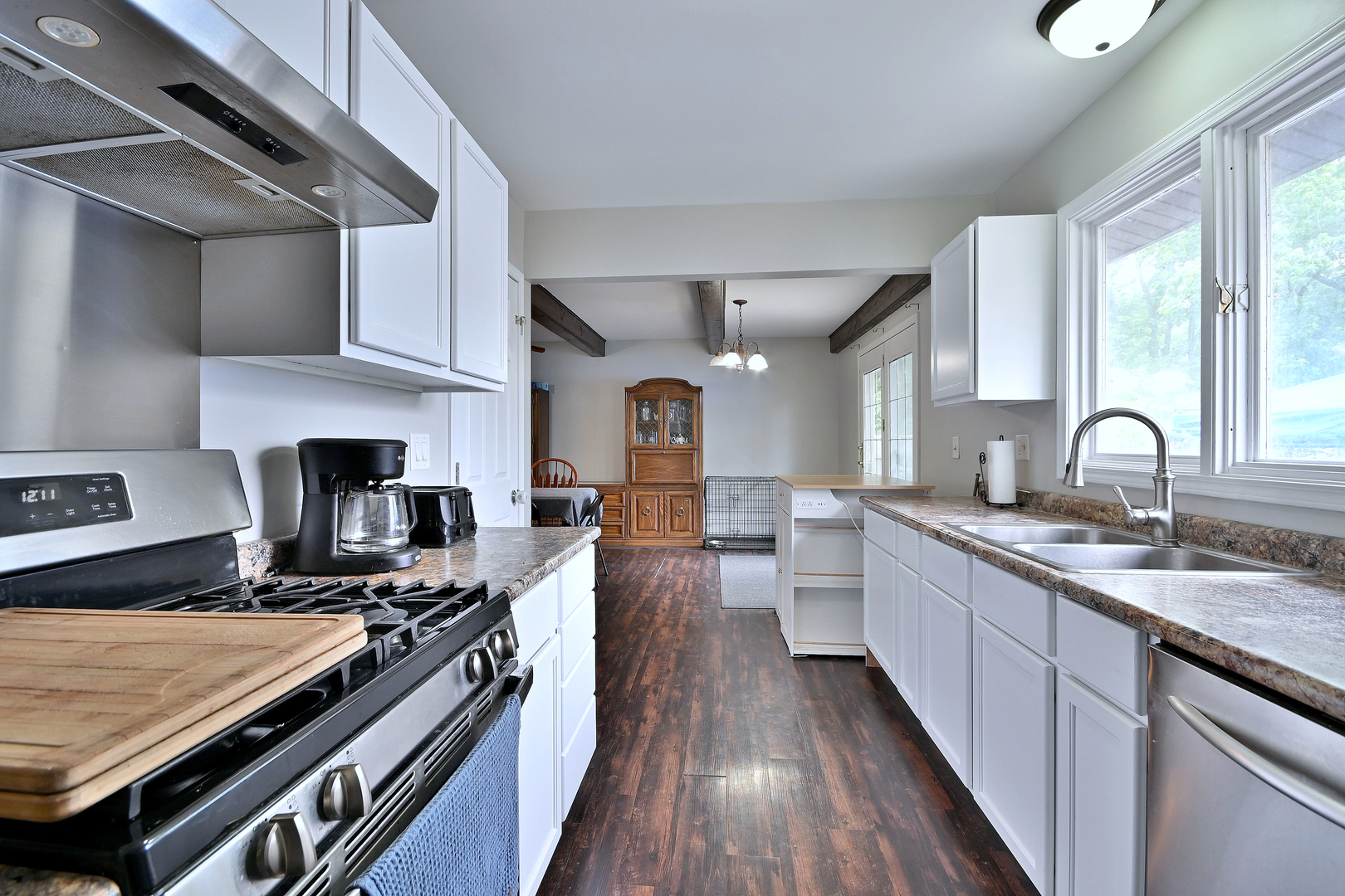518 Emerson Circle Bolingbrook, IL 60440 - Photo 15 of 29 a kitchen with sink stove and cabinets