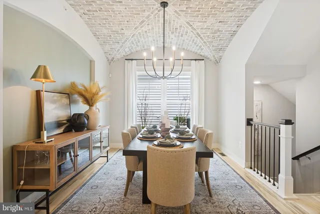 a black and white photo of a black and white photo