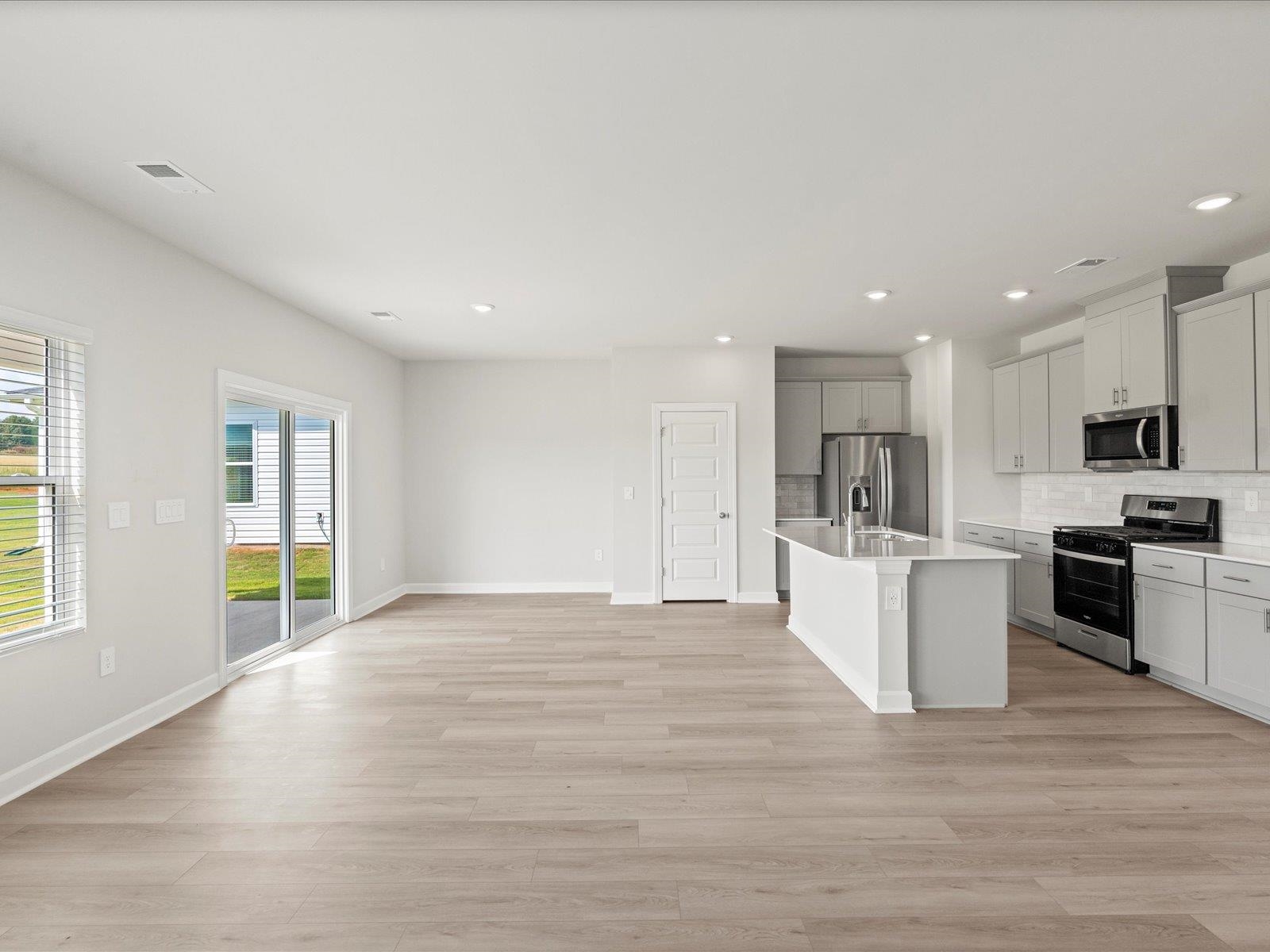 403 Shortleaf Lane Pendleton, SC 29670 - Photo 4 of 37