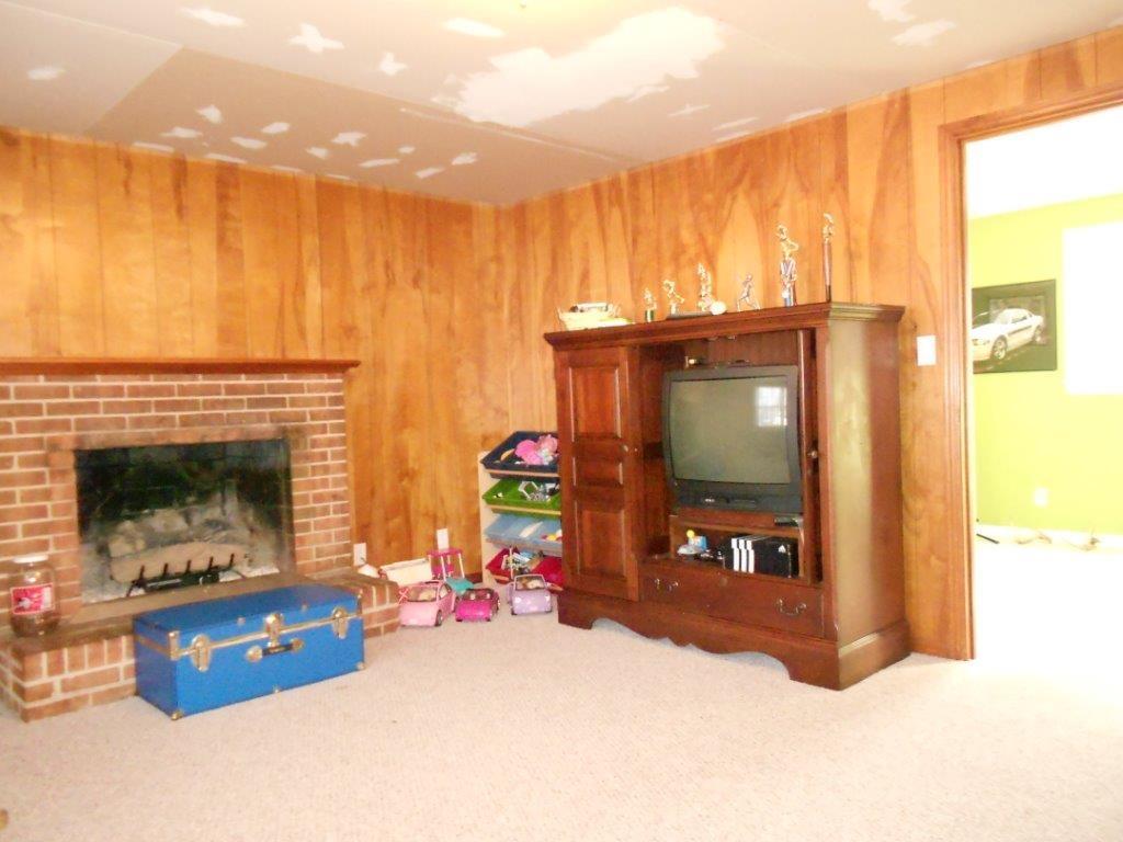 5620 Castle Rock Road Roanoke, VA 24018 - Photo 20 of 26 DSCN3227