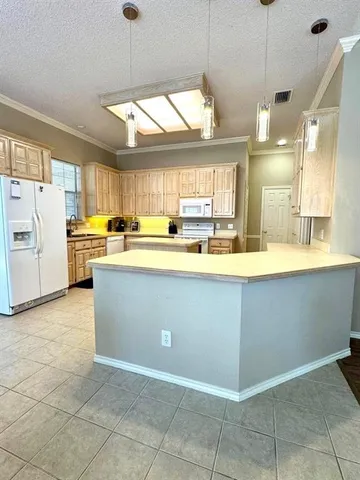 $2,800 | 4321 Duck Pond Lane, Rowlett, TX 75088