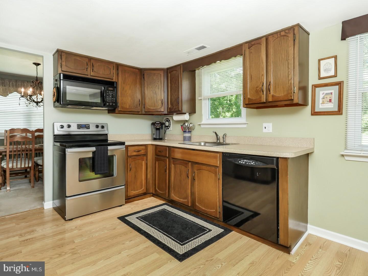 1230 Orchid Road Warminster, PA 18974 - Photo 7 of 25 Kitchen