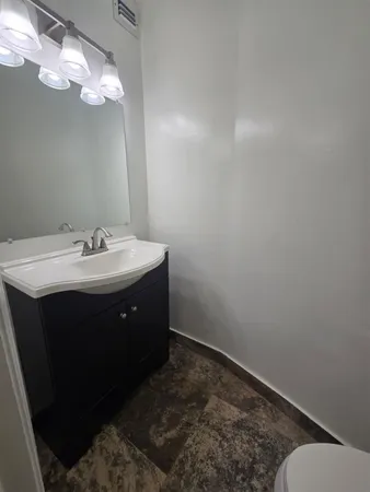 $1,700 | 4121 Stirling Road, Unit 205, Davie, FL 33314