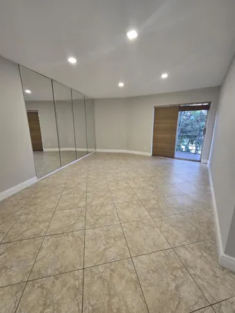 $1,700 | 4121 Stirling Road, Unit 205, Davie, FL 33314
