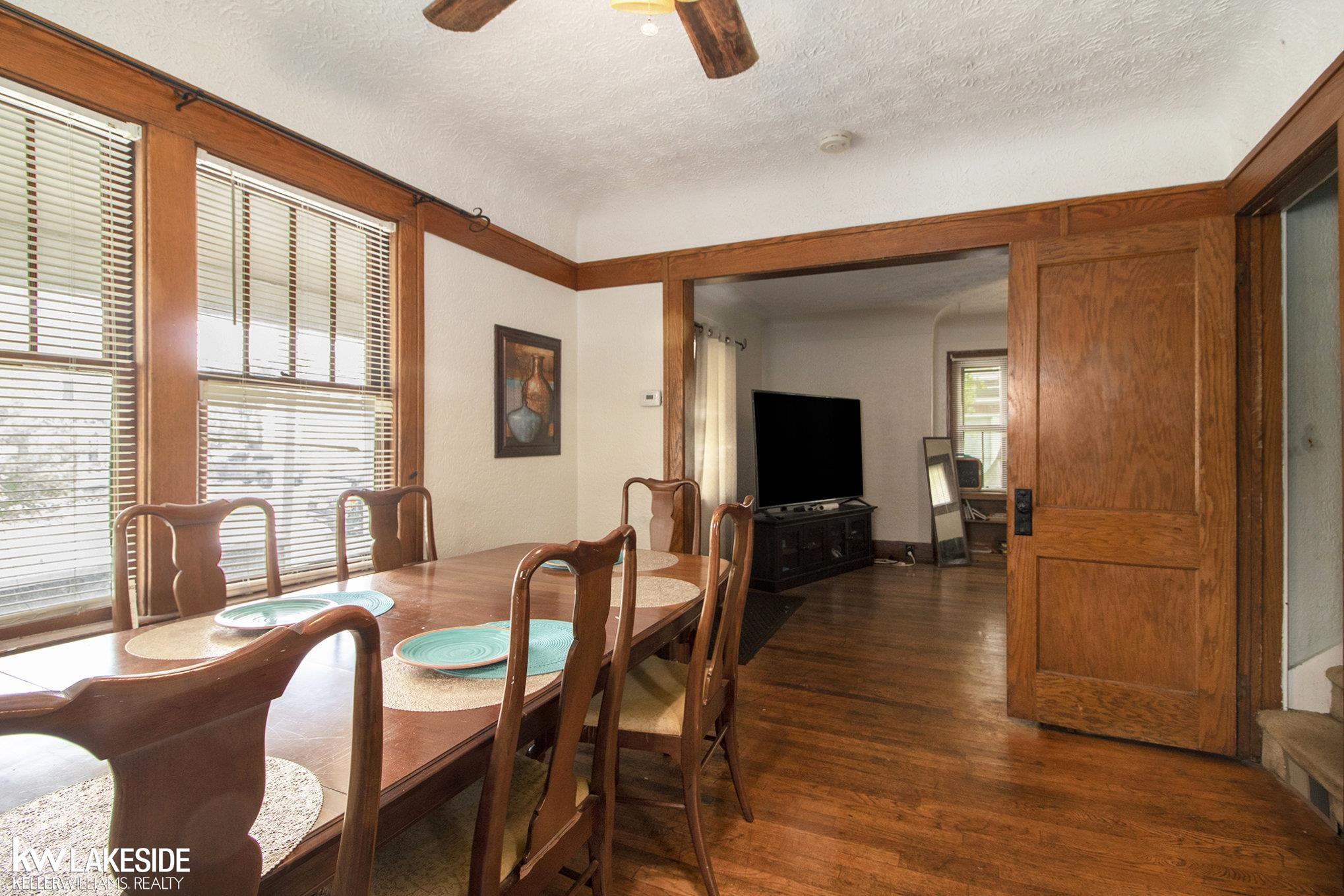 73 Chippewa Road Pontiac, MI 48341 - Photo 10 of 26 50122052-9.JPG